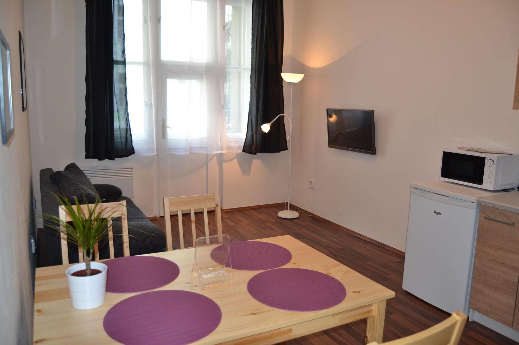 Jezerka Apartments Prague Ngoại thất bức ảnh