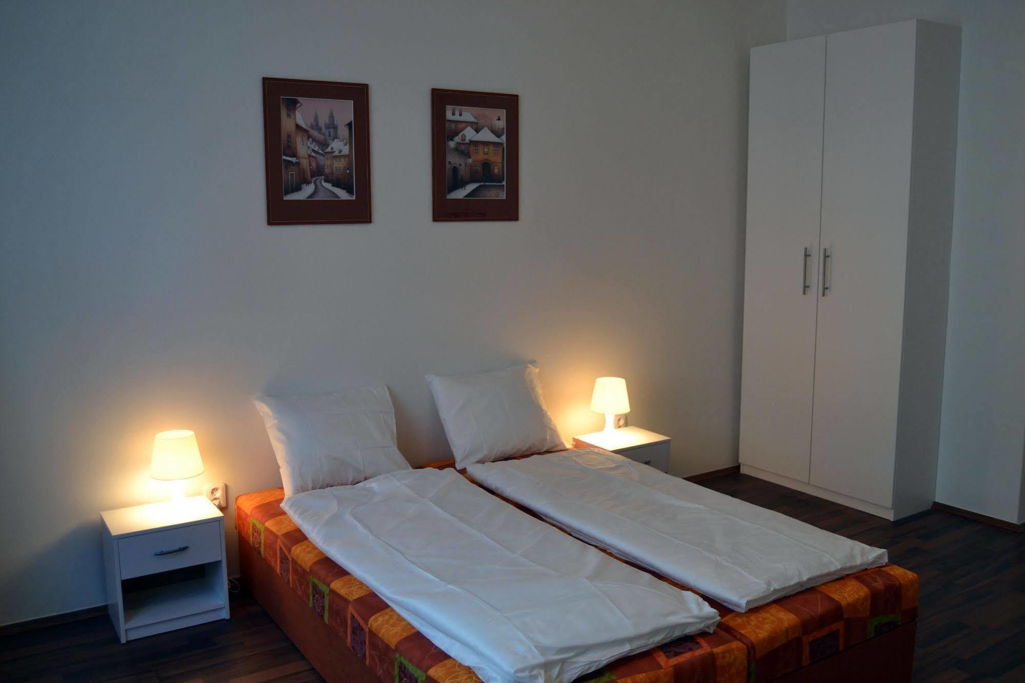 Jezerka Apartments Prague Ngoại thất bức ảnh