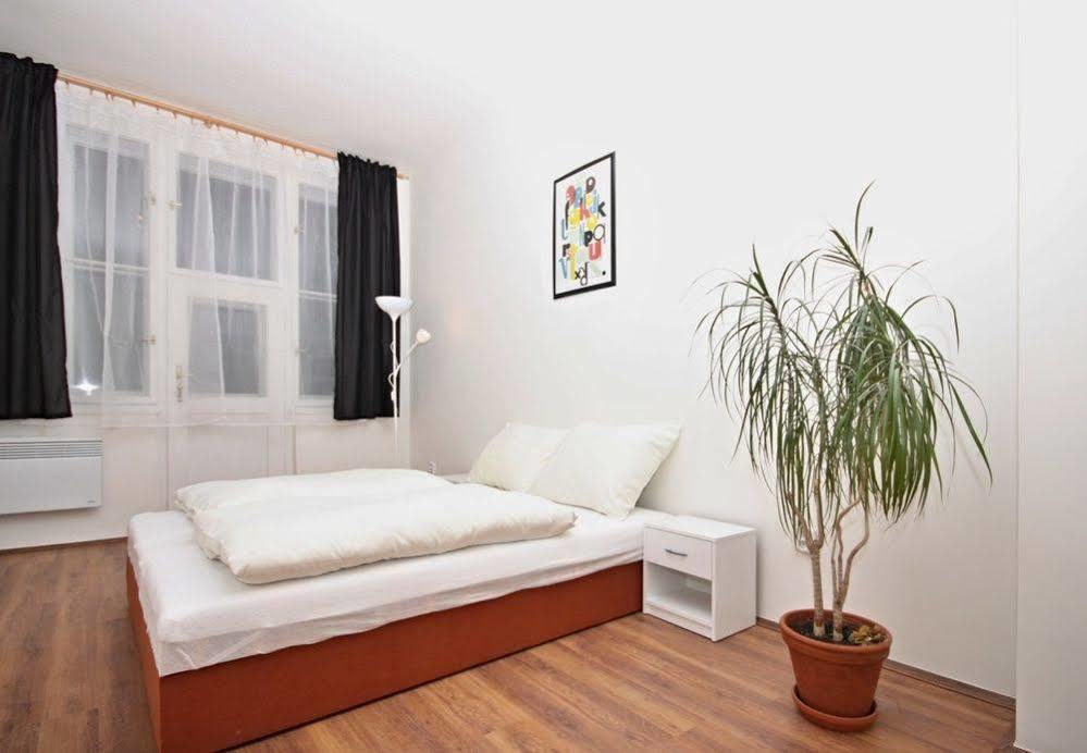 Jezerka Apartments Prague Ngoại thất bức ảnh