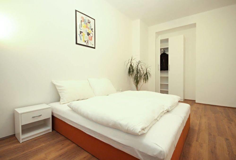 Jezerka Apartments Prague Ngoại thất bức ảnh